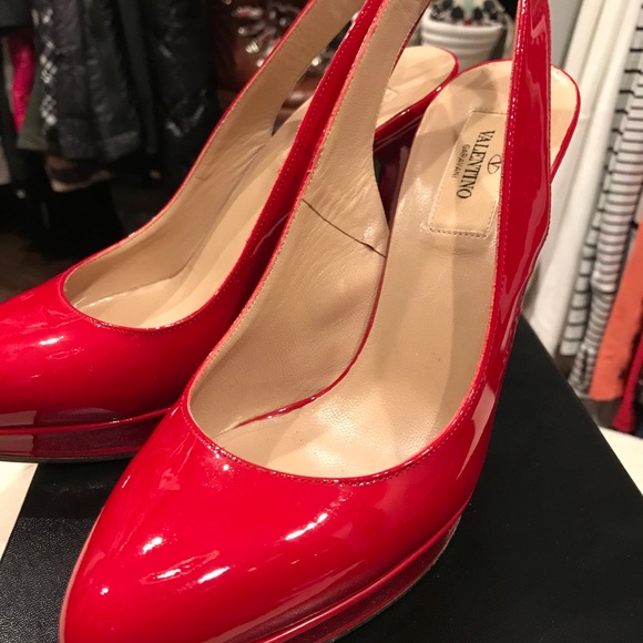 •SOLD• Valentino Red Patent Leather Slingback Heel - Picture 3 of 8